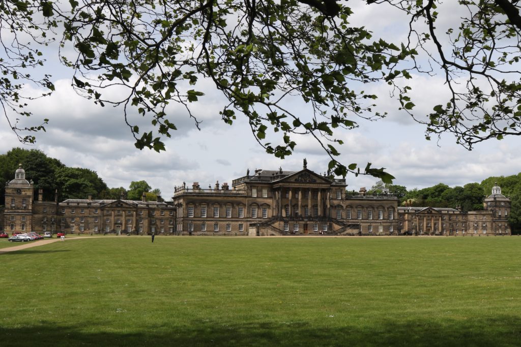 https://commons.wikimedia.org/wiki/File:Wentworth_Woodhouse_East_Front.jpg