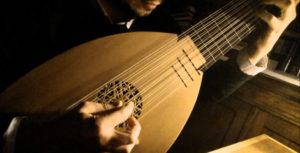 Renaissance Lute, by David Romero. Reproduced under CC-BY licence.